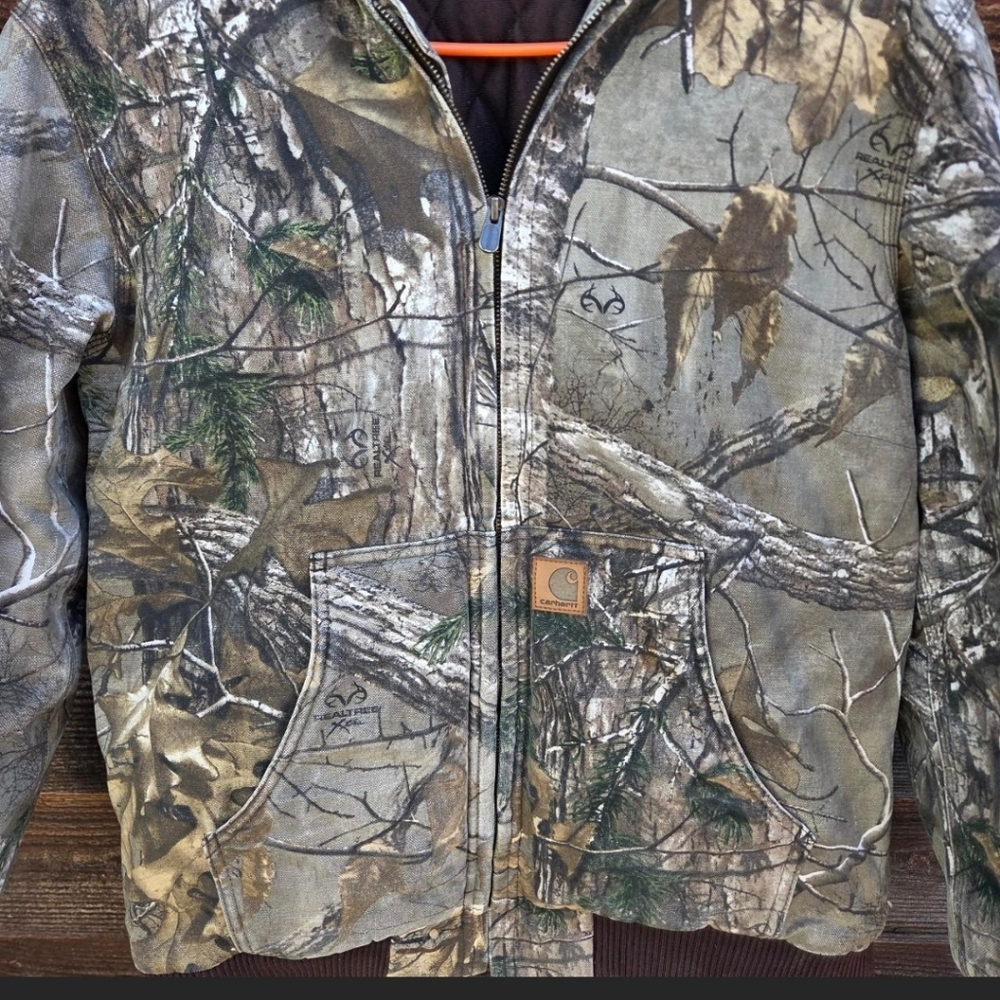 Rare Carhartt Hooded Active Jacket in a Camouflage Colorway by Realtree Small - Picture 2 of 7
